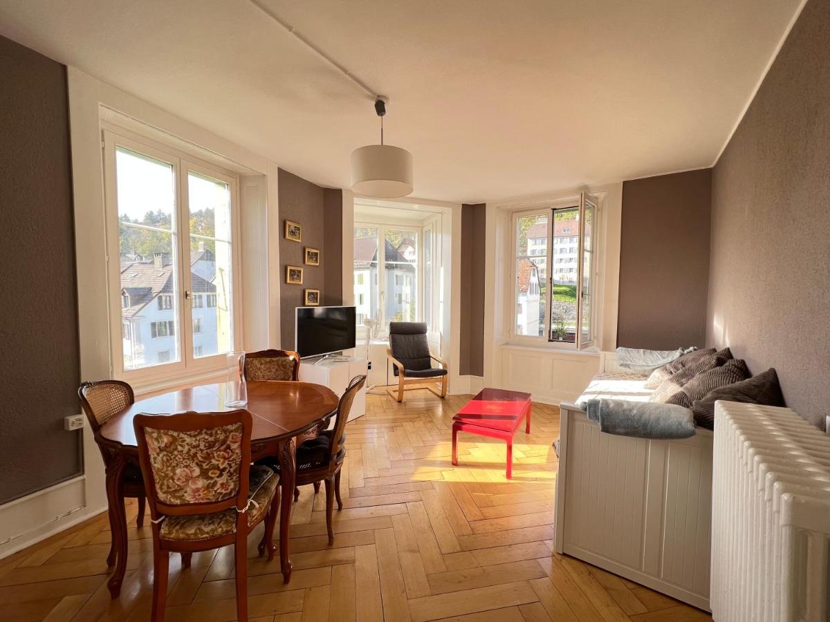 Le Locle : Bel Appartement Chaleureux 외부 사진