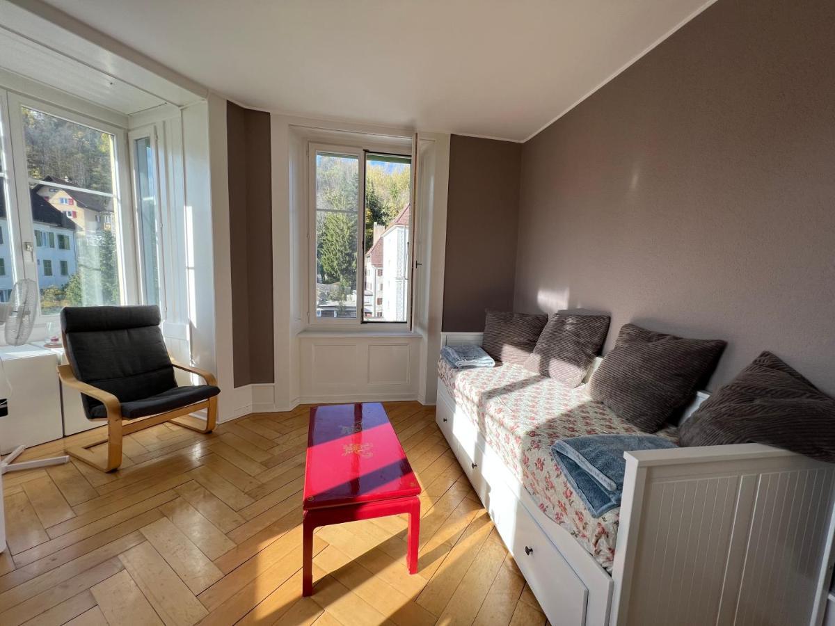 Le Locle : Bel Appartement Chaleureux 외부 사진
